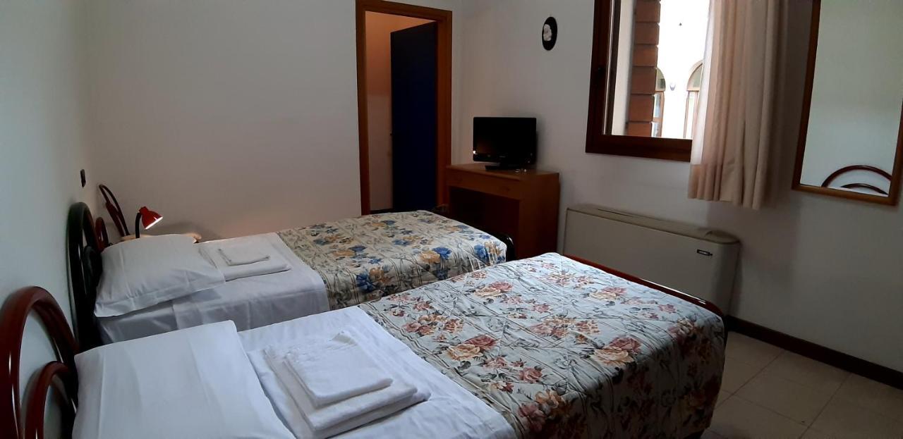 Hotel Casa Santa Caterina E Sant Antonio Padua Exterior foto